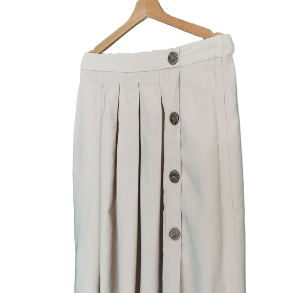 Tu Pleated Side Button Beige Mid Length Skirt - Picture 2 of 6